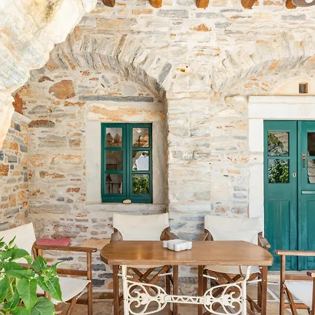 Zeus House * Naxos City