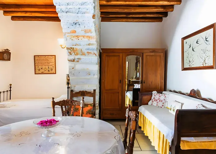 Zeus House * Naxos City